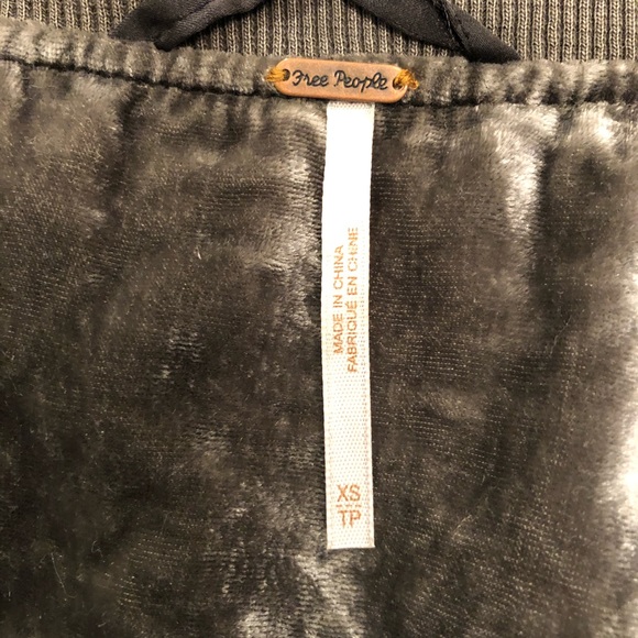 Free People crushed velvet bomber jacket - Picture 5 of 8